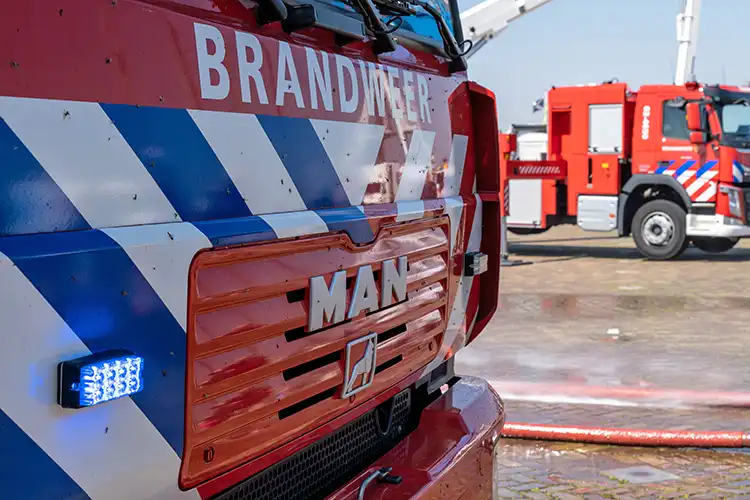 Hulpdiensten met grote spoed naar Schuttersveld in Drachten vanwege afgaan rookmelder