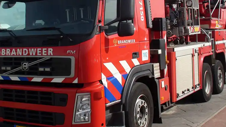 Hulpdiensten met grote spoed naar Hoofdtocht in Zaandam