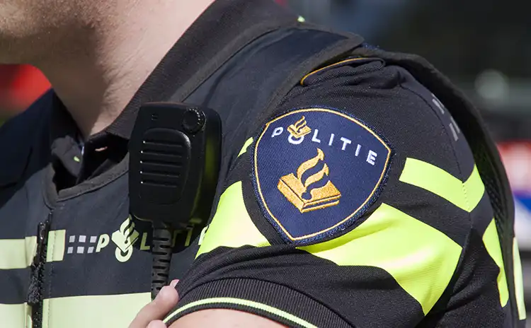 Hulpdiensten met grote spoed naar Middenweg in Moerdijk