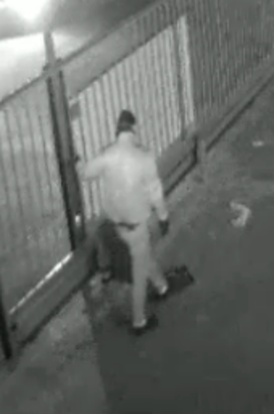 Politie zoekt containerdieven
