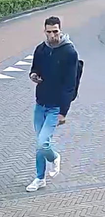 Diefstal uit auto - Deventerstraat - Apeldoorn
