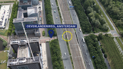 Brandstichting aan de Oeverlandenweg in Amsterdam
