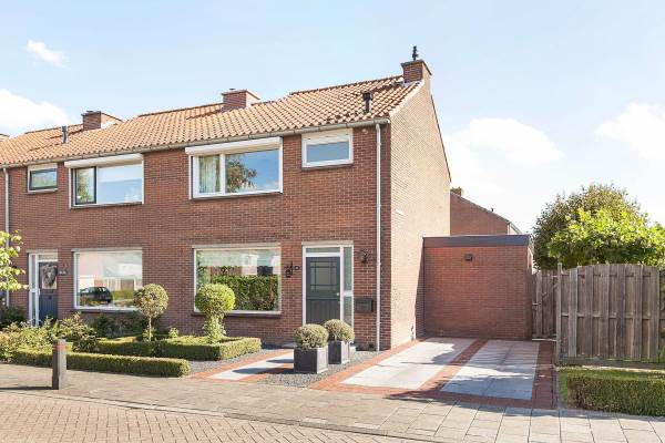 Woning van Boetzelaerstraat 37 Asperen
