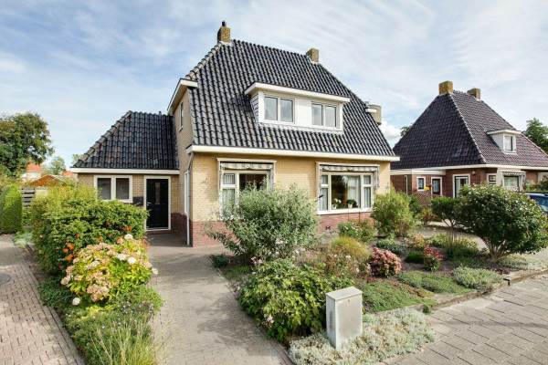 Woning Jan Petersstraat 5 St.-Jacobiparochie