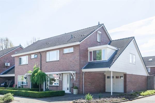 Woning De Roodstaart 23 Vriezenveen