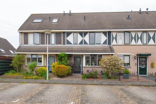 Woning Clara Wichmannstraat 24 Spijkenisse