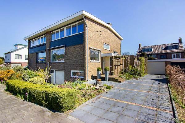 Woning Minister van Houtenlaan 5 Velsen-Zuid