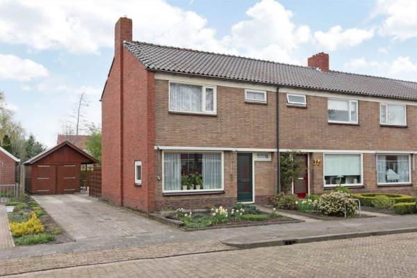 Woning Johan ter Schoeleweg 17 Surhuisterveen