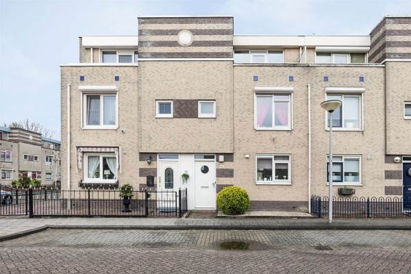 Woning Margaretha Roosenboomstraat 42 Spijkenisse