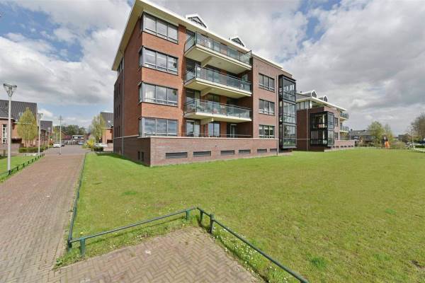 Woning Burgemeester Van den Helmlaan 43 Maarssen