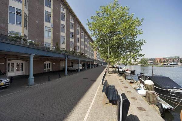 Woning Zeeburgerkade 196incl. P Amsterdam