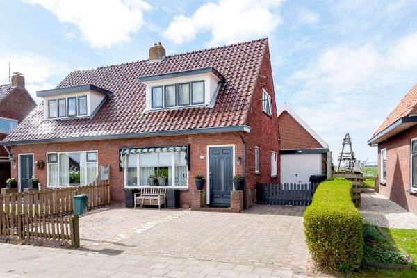 Woning van Albadaweg 105 Oudebildtzijl