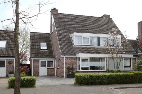 Woning Middelgronden 62 Huizen