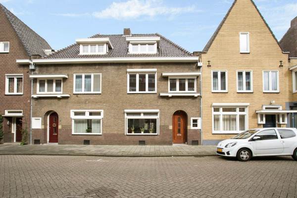 Woning Graaf Reinaldstraat 14 Roermond