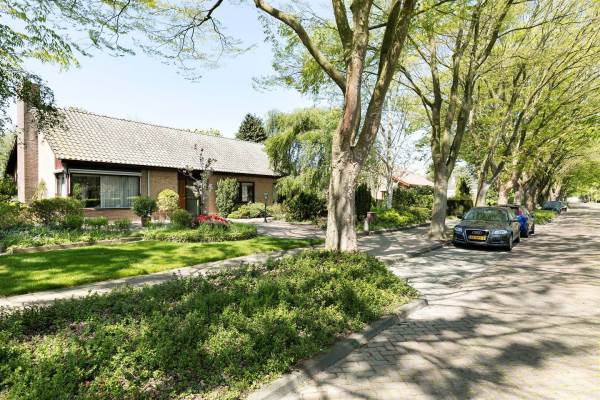 Woning Prof. Granpré Molièrelaan 15 Emmeloord