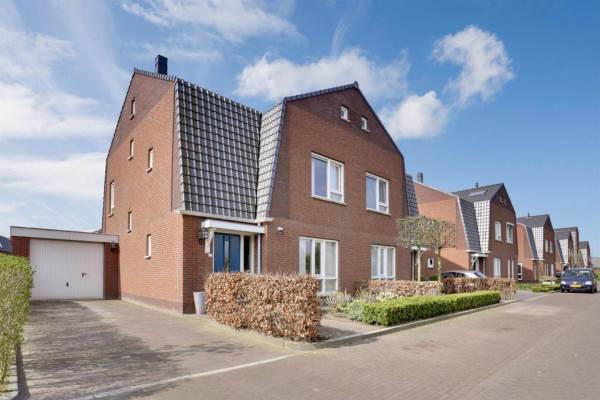 Woning Ds. Hoogeveenstraat 52 Sint-Oedenrode