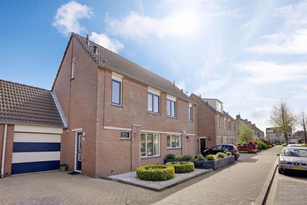 Woning Martin Luther Kinglaan 148 Hellevoetsluis