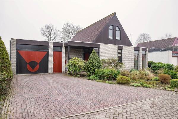 Woning Tuins 11 Leens