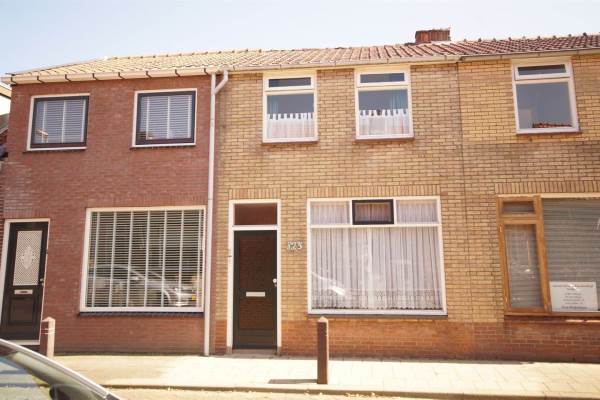 Woning Prins Bernhardstraat 123 Oud-Beijerland