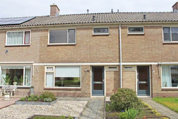 Woning Burmaniastraat 39 Surhuisterveen