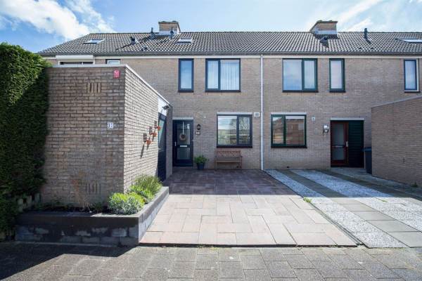 Woning Bouvignestraat 37 Hellevoetsluis