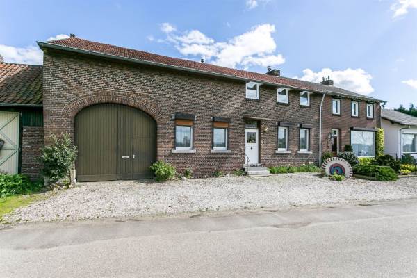 Woning Aan de Maas 32 Geulle