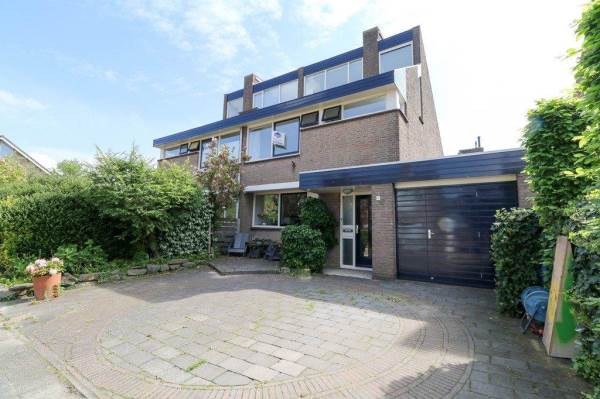 Woning van Almondeweg 38 Brielle