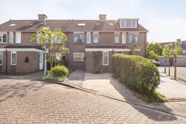 Woning Anna Reynvaanstraat 38 Heemskerk