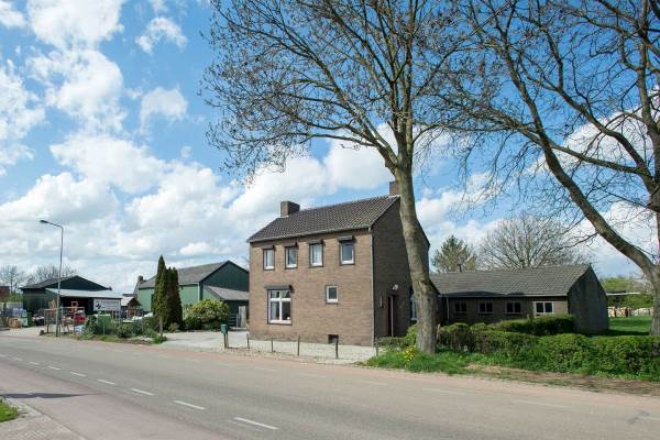 Woning Langsteeg 6+ 6A Sint Geertruid