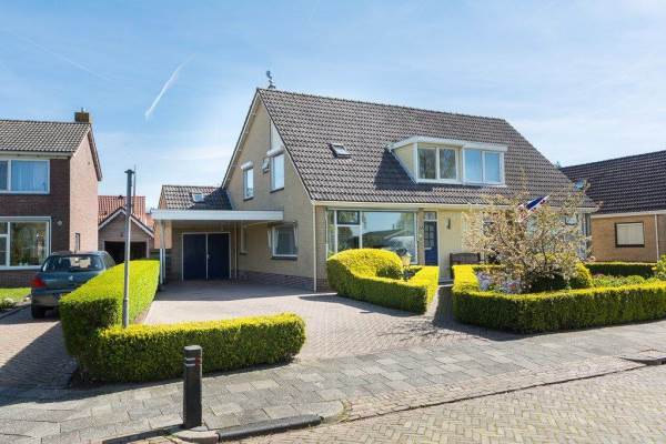 Woning Tsjebbe Claeszstrjitte 17 Scharnegoutum