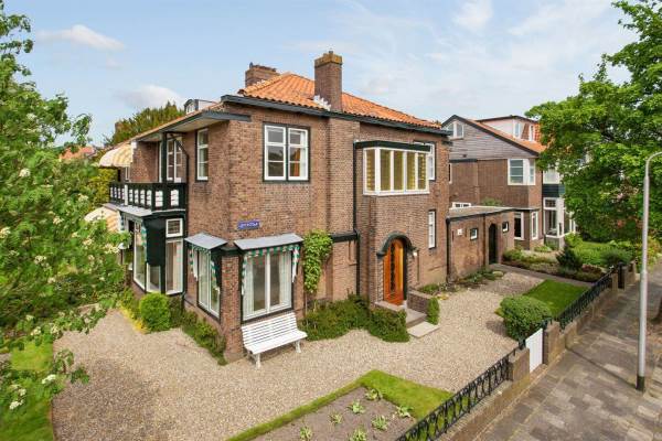 Woning Mr. P.J. Troelstraweg 22 Leeuwarden