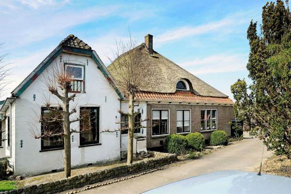 Woning Julianastraat 2- 4 Avenhorn