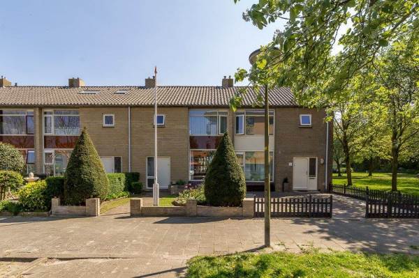 Woning Gravin Magdalena van Waardenburglaan 4 Den Helder