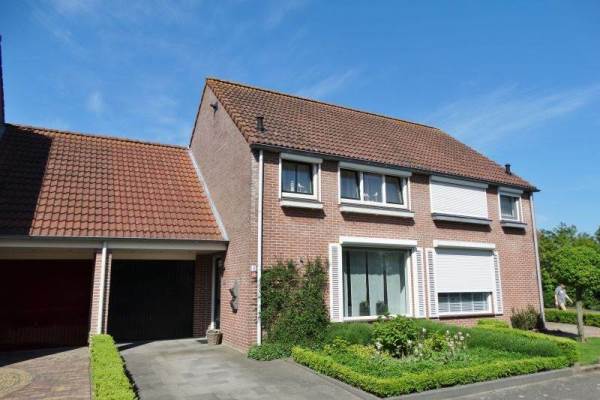 Woning Pastoor Fronhoffstraat 18 's-Heerenhoek