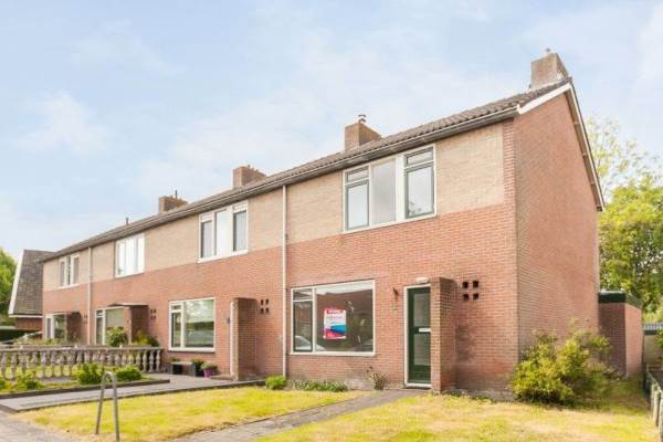 Woning Meester de Vriesstraat 17 Witmarsum