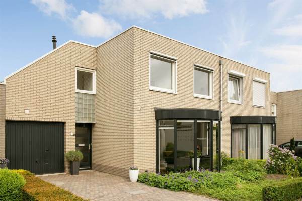 Woning Henriëtte Roland Holstlaan 26 Elst