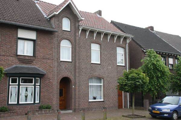 Woning Raadhuisstraat 28 Urmond