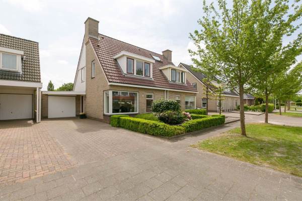 Woning Skoalekers 37 Sintjohannesga