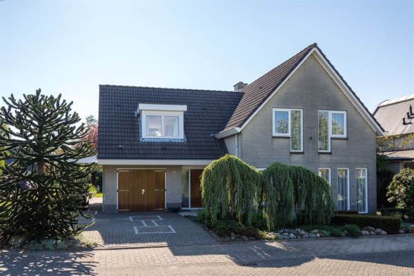 Woning Vierschaarserf 11 Houten