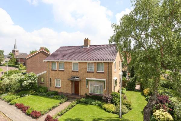 Woning Burgemeester Waldastraat 27 Warten