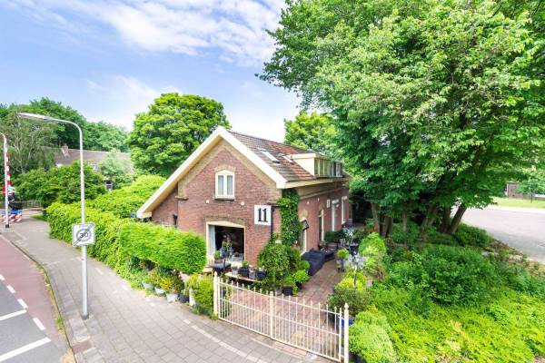 Woning Grote Hout- of Koningsweg 126 Velsen-Noord