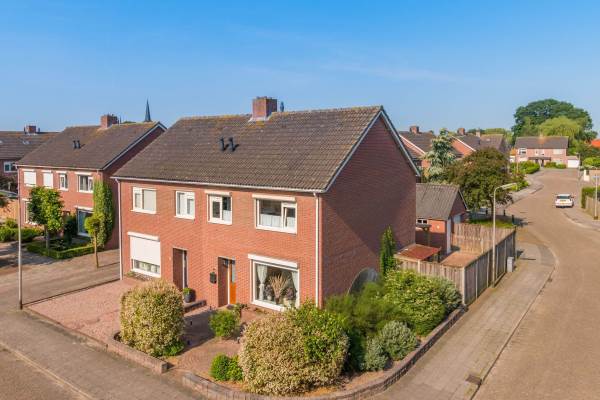 Woning A M de Jongstraat 7 Zegge