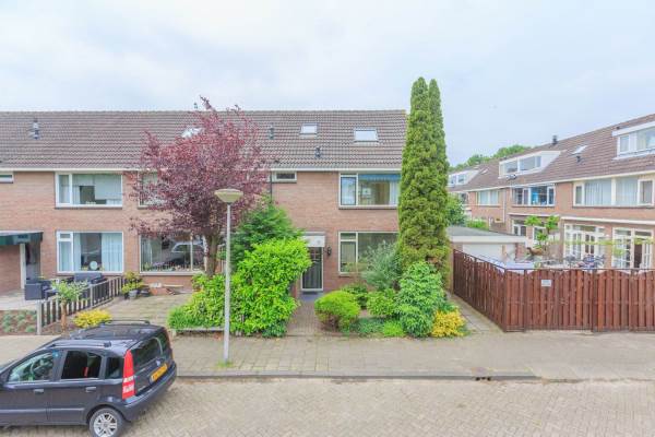 Woning Emmalaan 64 Woubrugge