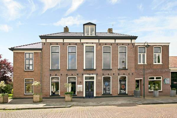 Woning Leeuwarderweg 1 Wergea