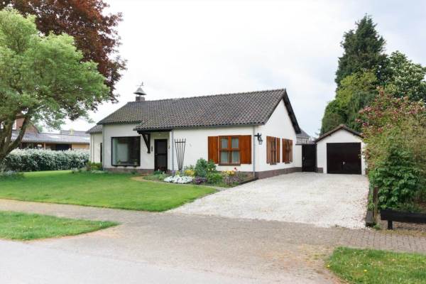 Woning Tielseweg 13 Kerk-Avezaath, Gem. Buren