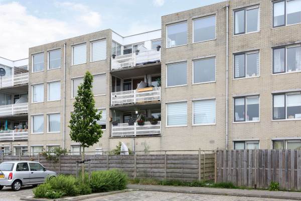 Woning J.T.P. Bijhouwerhof 75 Almere