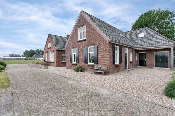 Woning Burge 12 Bruchem
