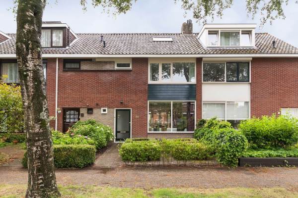 Woning Koningin Emmaweg 39 Houten