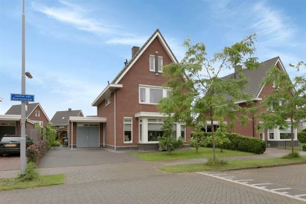 Woning Justus van Buyrenstraat 5 Kesteren