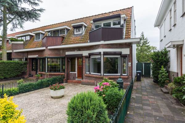Woning Van der Duyn van Maasdamstraat 6 Schiedam